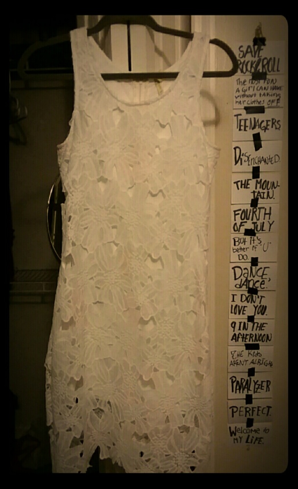 Japna White, Flower-patterned Dress